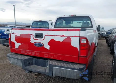 2015 Ford F-250 Xl z USA, uszkodzony, nr VIN 1FT7X2B63FEC90964